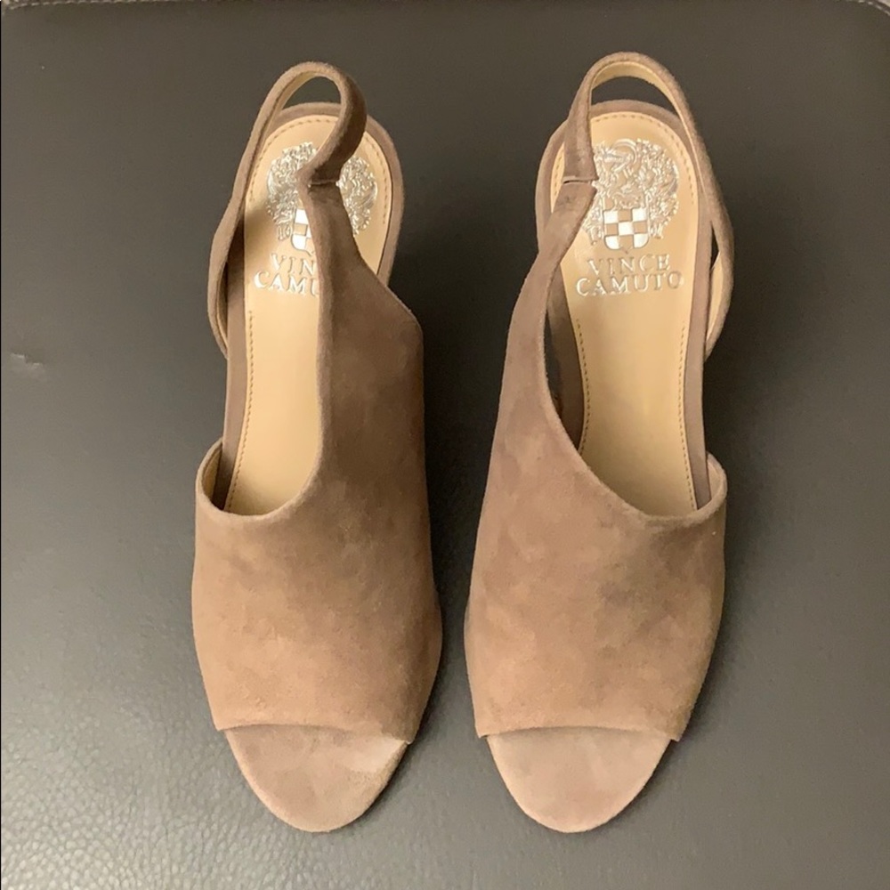 Vince Camuto Pump